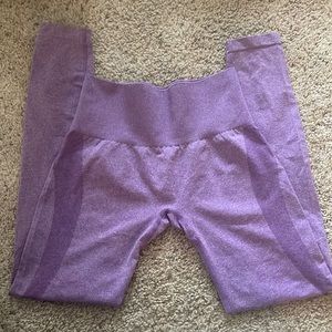 NVGTN size small violet contour leggings
